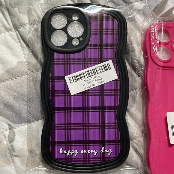 New set/2 phone cases for 15 pro max - Picture 2 of 5